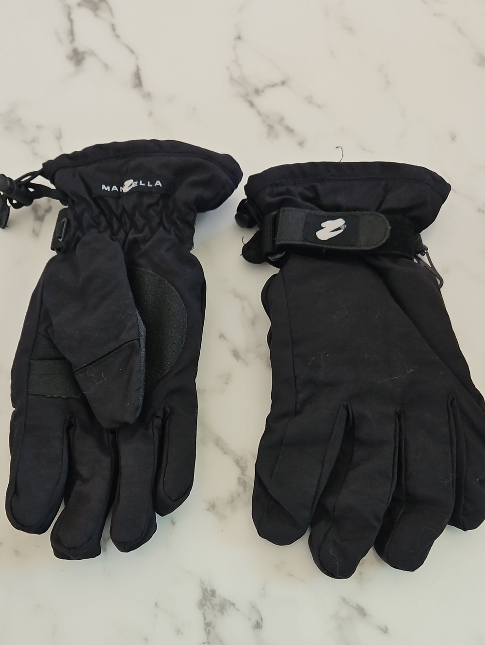 Women'a Manzella Black Insulated Ski Glove